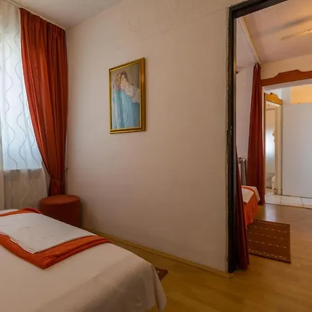 Sira 4 Apartment *