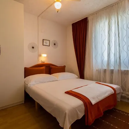 Apartment Sira 4